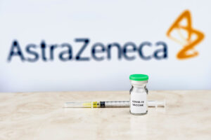 アストラゼネカ製ワクチン、欧州8カ国が接種を中断　「深刻な」血栓ができる事例が複数報告されたことを受け