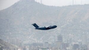 タリバンがカブール空港を制圧：米国最長の戦争に一旦の終止符