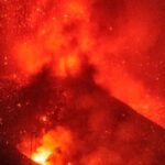 カナリア諸島の火山が「新たな爆発フェーズ」に突入：全フライトを停止【動画あり】