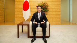 岸田首相：「アベノミクスは幅広い成長を実現することに失敗した」＝FT紙とのインタビューで語る